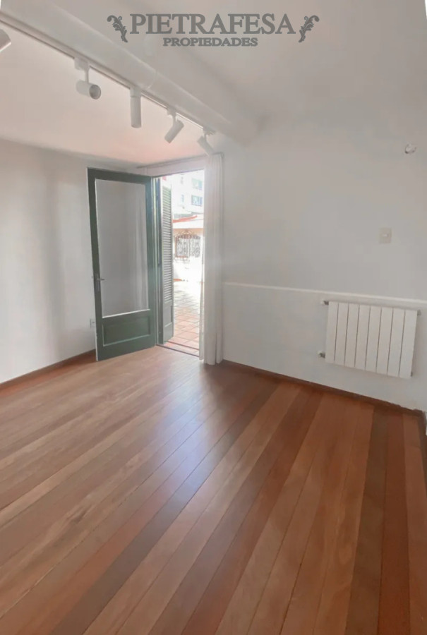 Oficina ID.14652 - Oficina en alquiler, privado, baño en suite, patio. Pocitos.