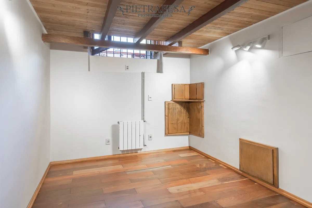 Oficina ID.14652 - Oficina en alquiler, privado, baño en suite, patio. Pocitos.
