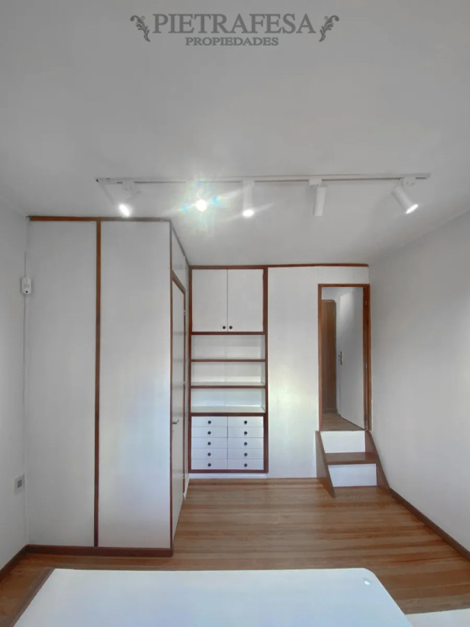 Oficina ID.14652 - Oficina en alquiler, privado, baño en suite, patio. Pocitos.