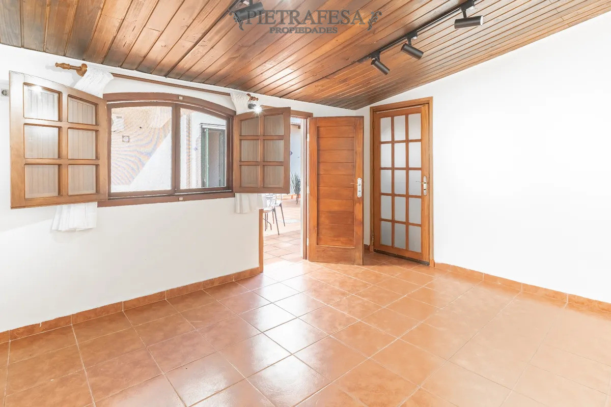Oficina ID.14652 - Oficina en alquiler, privado, baño en suite, patio. Pocitos.