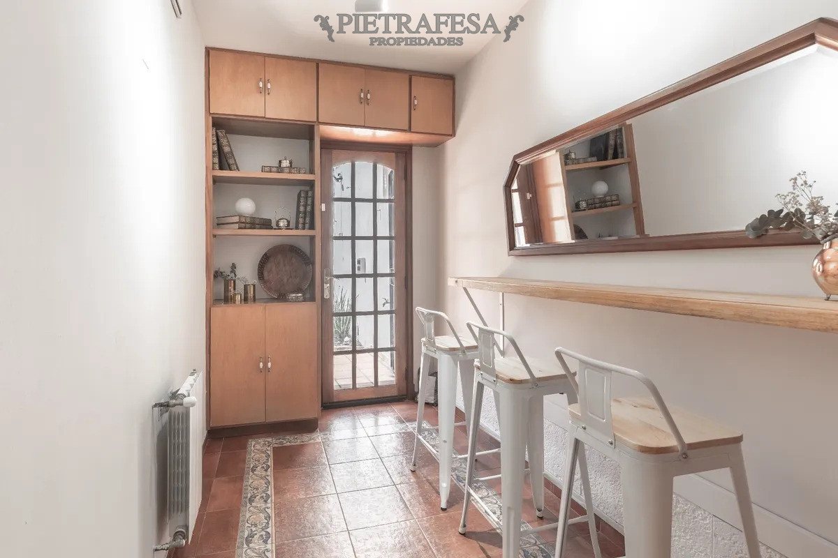 Oficina ID.14652 - Oficina en alquiler, privado, baño en suite, patio. Pocitos.
