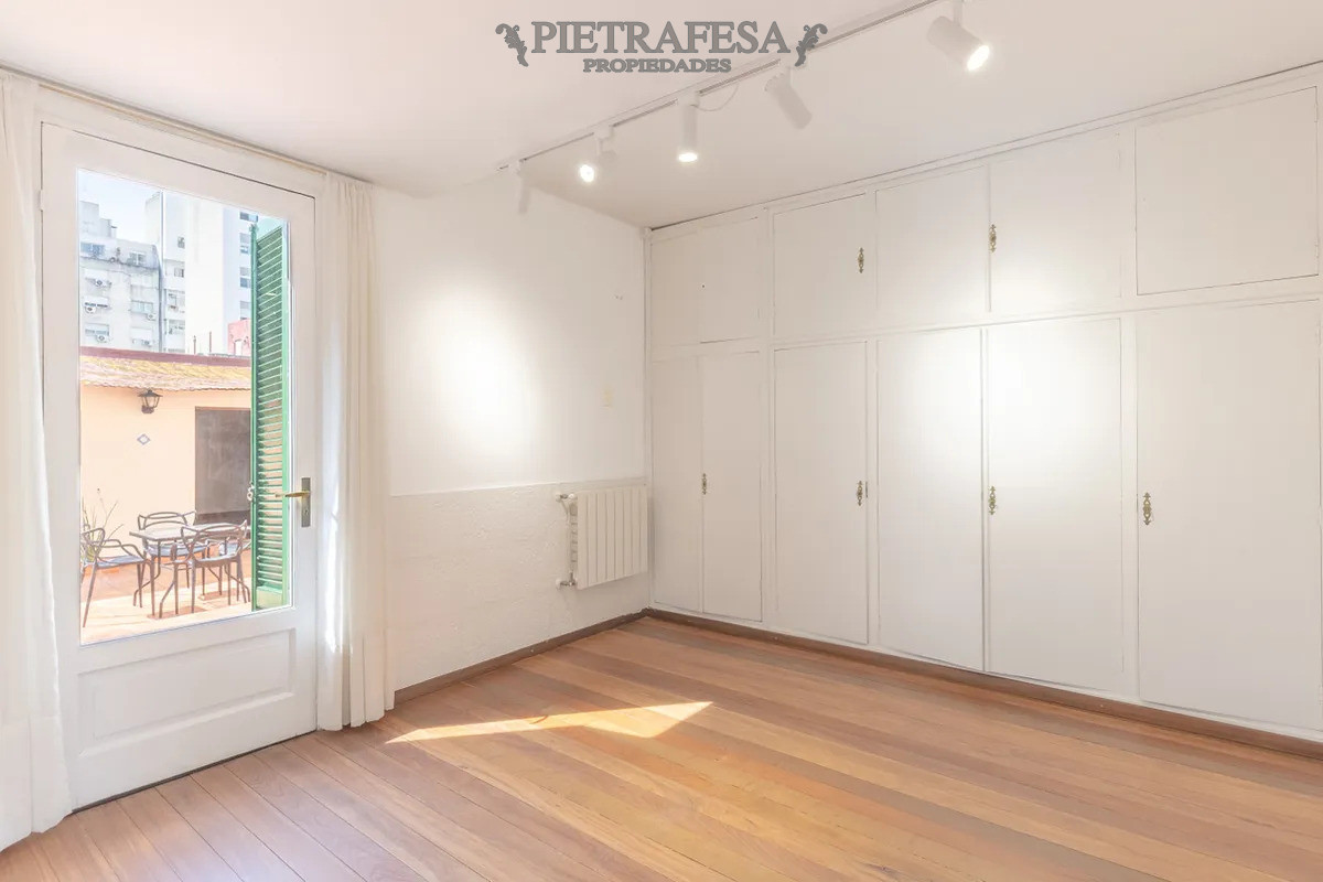 Oficina ID.14652 - Oficina en alquiler, privado, baño en suite, patio. Pocitos.