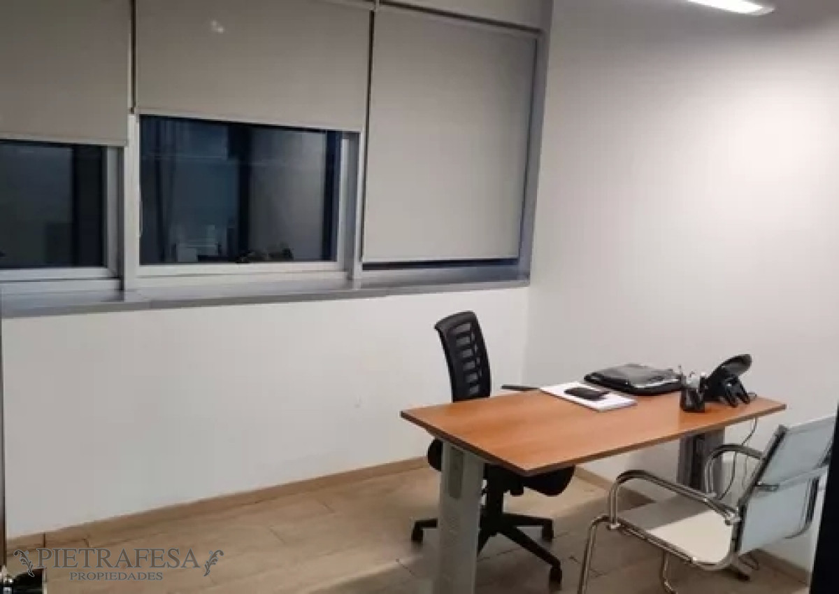 Oficina ID.10335 - Oficinas en alquiler, 4baños, cocina. Ciudad Vieja.