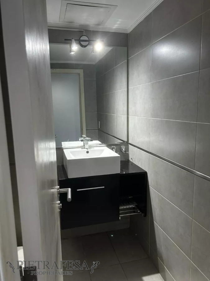 Oficina ID.8640 - 2 oficinas amuebladas en venta- 25 De Mayo- Ciudad Vieja