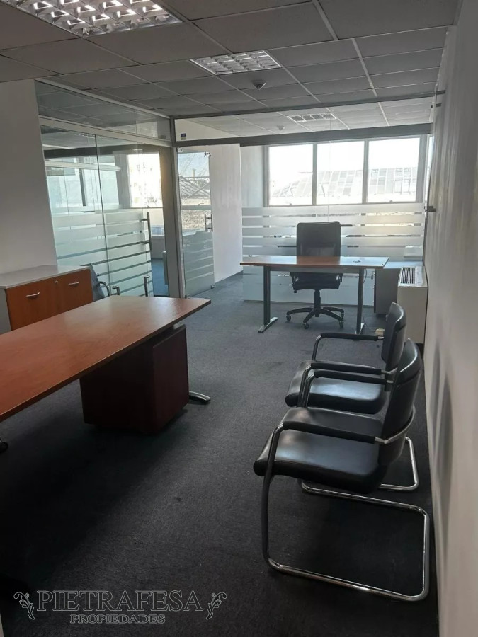 Oficina ID.8640 - 2 oficinas amuebladas en venta- 25 De Mayo- Ciudad Vieja