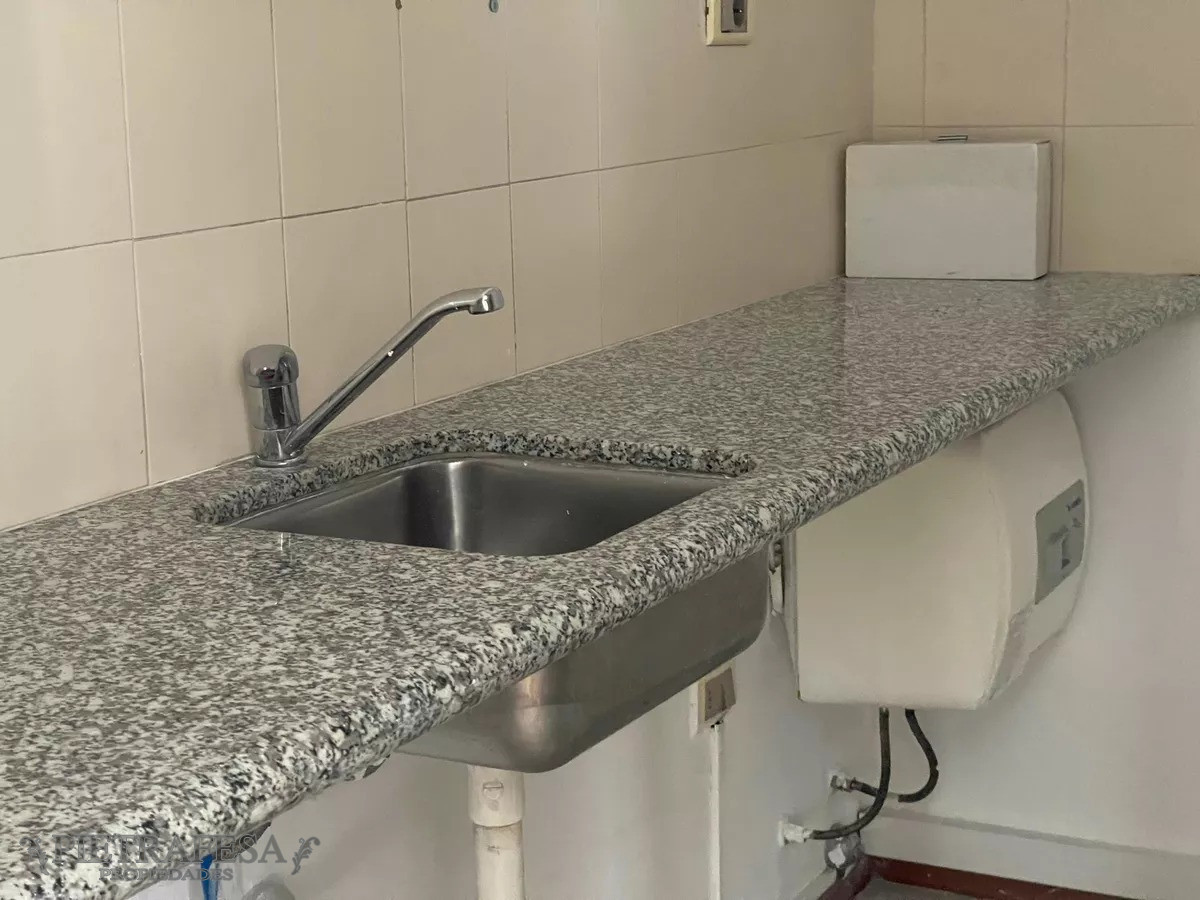 Oficina ID.7180 - Oficina en alquiler- Colonia- Centro