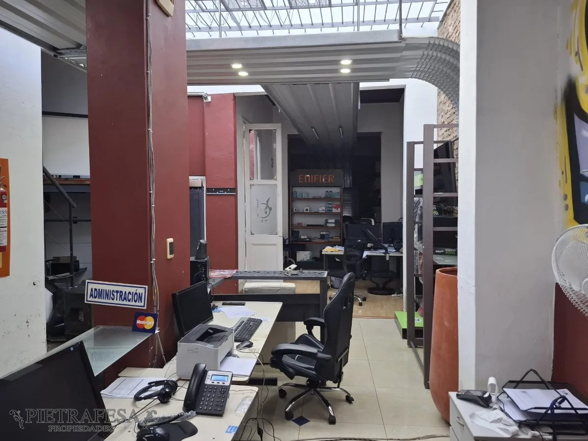 Oficina ID.13737 - Oficinas en venta mas casa de 2 dormitorios- Tres Cruces