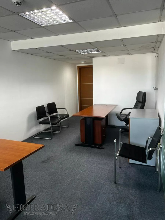 Oficina ID.8640 - 2 oficinas amuebladas en venta- 25 De Mayo- Ciudad Vieja