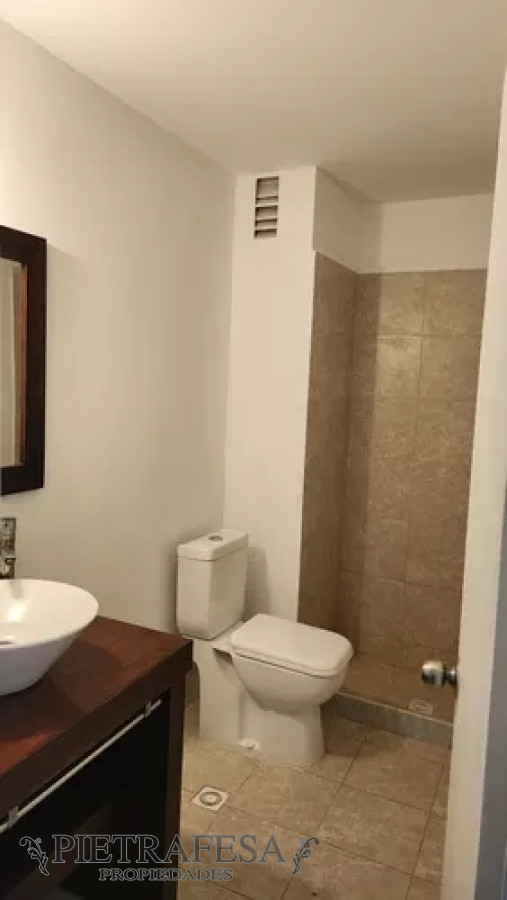 Oficina ID.9863 - Oficina en alquiler, 1 baño, cocina. Centro.