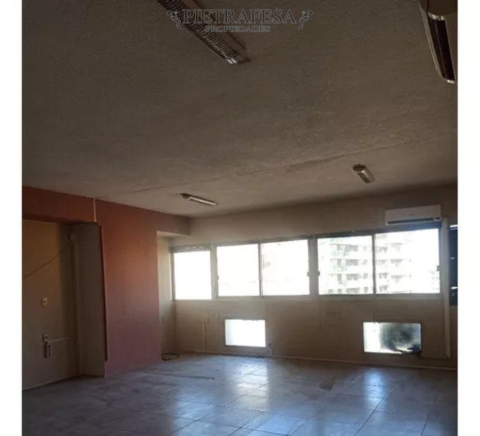 Oficina ID.12392 - Oficina en alquiler, 1privado, 1baño, cocina, garaje. Cordón.