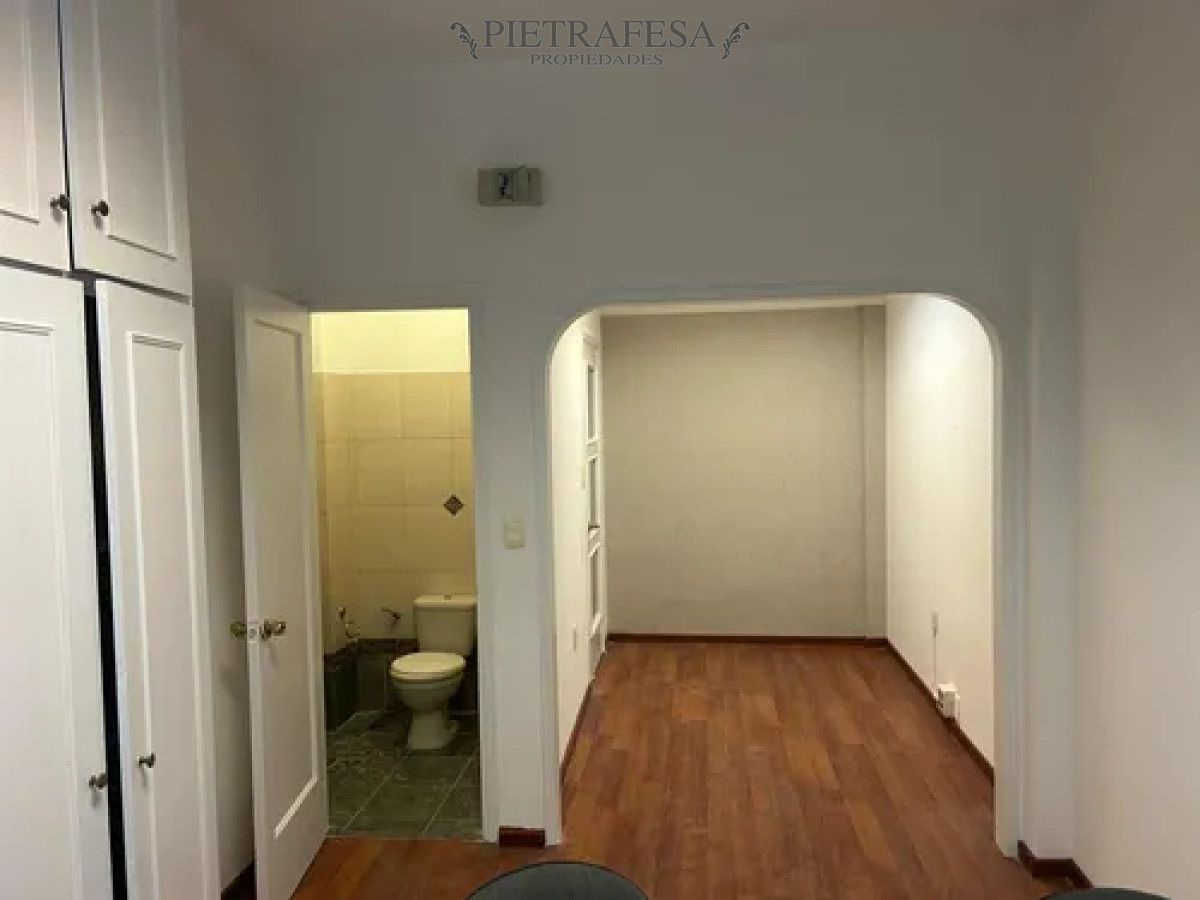 Oficina ID.14026 - Oficina en alquiler, 1baño. Ciudad Vieja.