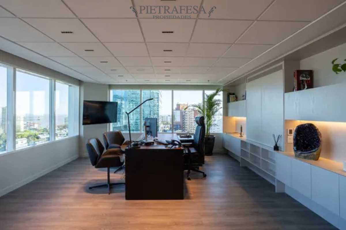 Oficina ID.14048 - Oficina en alquiler, 5 privados, 4 baños, sala de reuniones. Pocitos.