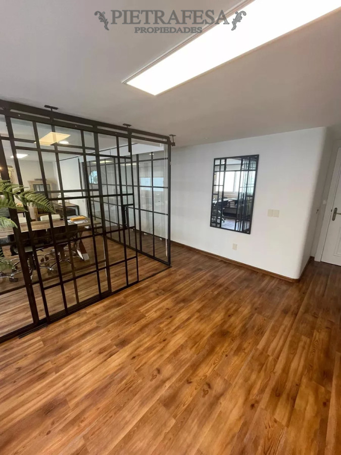 Oficina ID.8793 - Oficina en venta con Renta, 2 baños, Misiones, Ciudad Vieja.