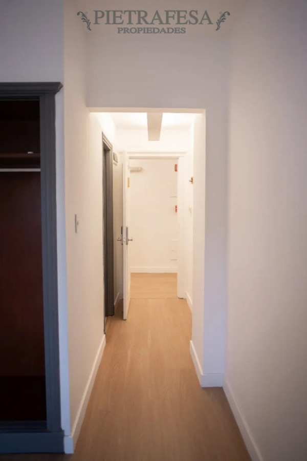 Oficina ID.15012 - Oficina en Venta, 1 privado, 1 baño. Punta Carretas.