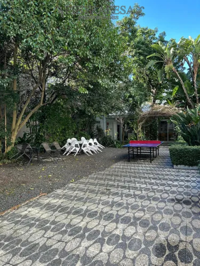 Oficina ID.14064 - Oficina en alquiler, 2 privados, 1 baño, jardín. Pocitos.