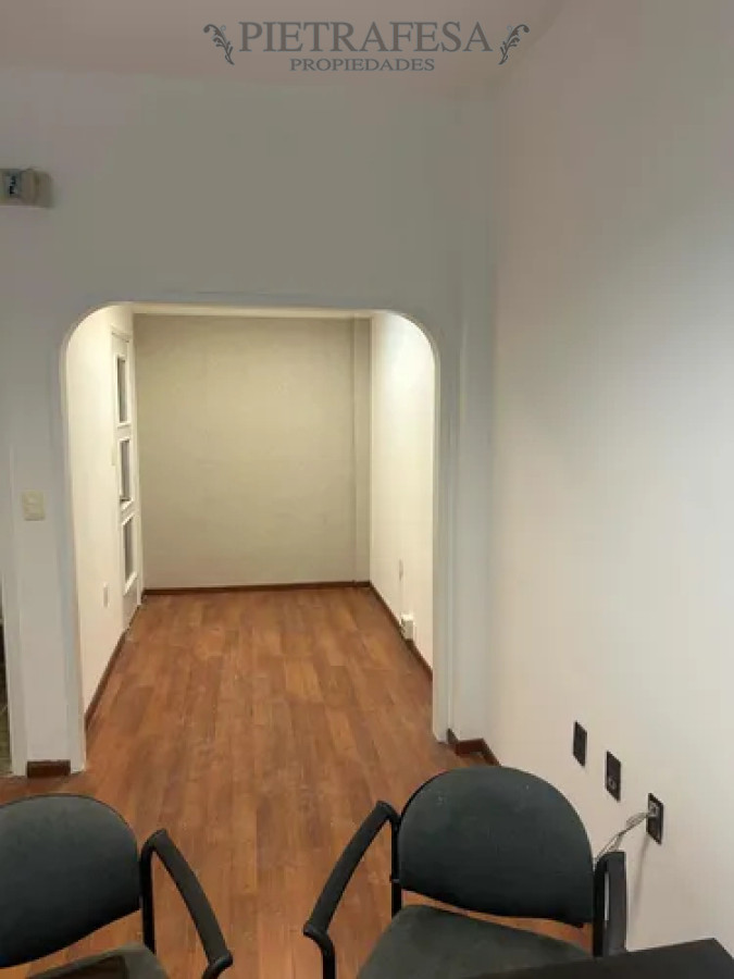 Oficina ID.14026 - Oficina en alquiler, 1baño. Ciudad Vieja.