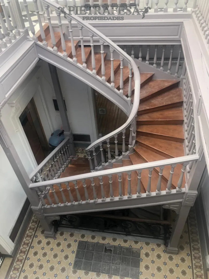 Oficina ID.15330 - Oficina en alquiler, 6 privados, 2 baños. Ciudad Vieja.