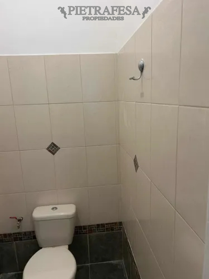 Oficina ID.14026 - Oficina en alquiler, 1baño. Ciudad Vieja.