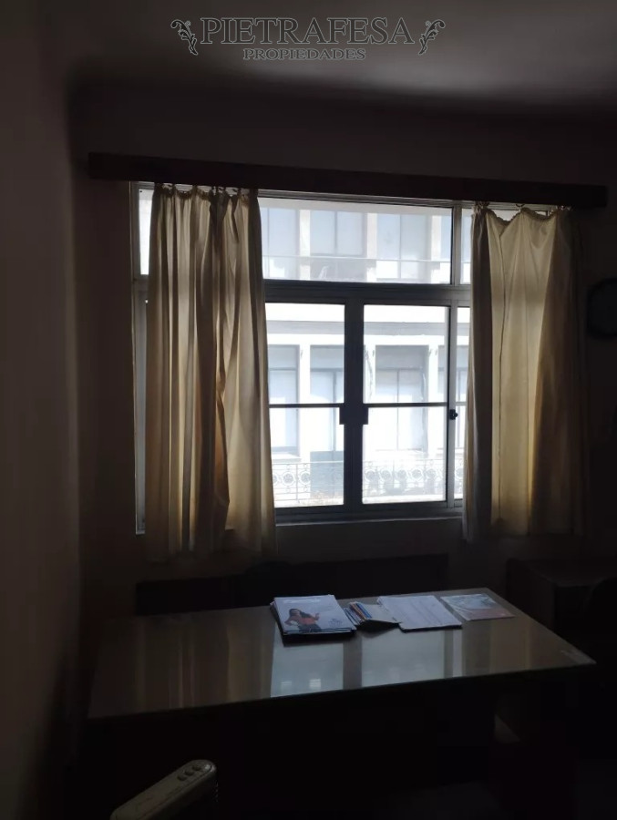 Oficina ID.12495 - Oficina en venta- Ciudad Vieja 