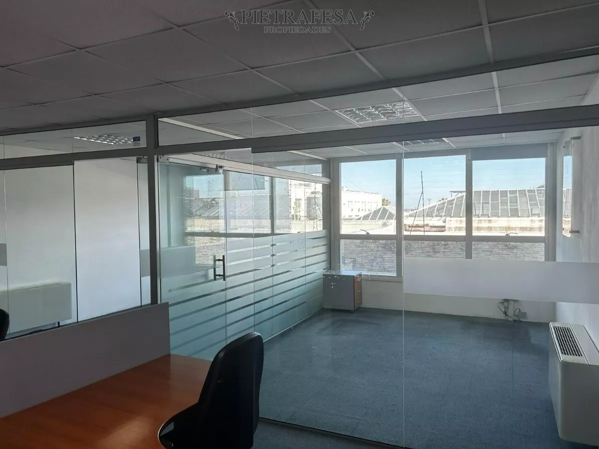 Oficina ID.8640 - 2 oficinas amuebladas en venta- 25 De Mayo- Ciudad Vieja