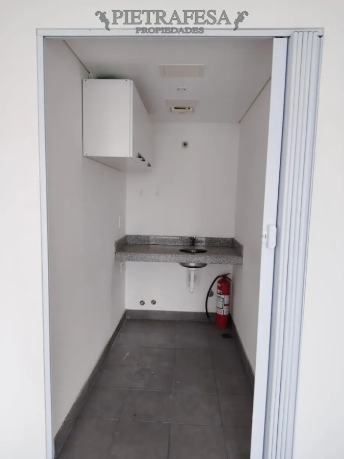 Oficina ID.16340 - Oficina en alquiler en WTC, 1 baño. Buceo.