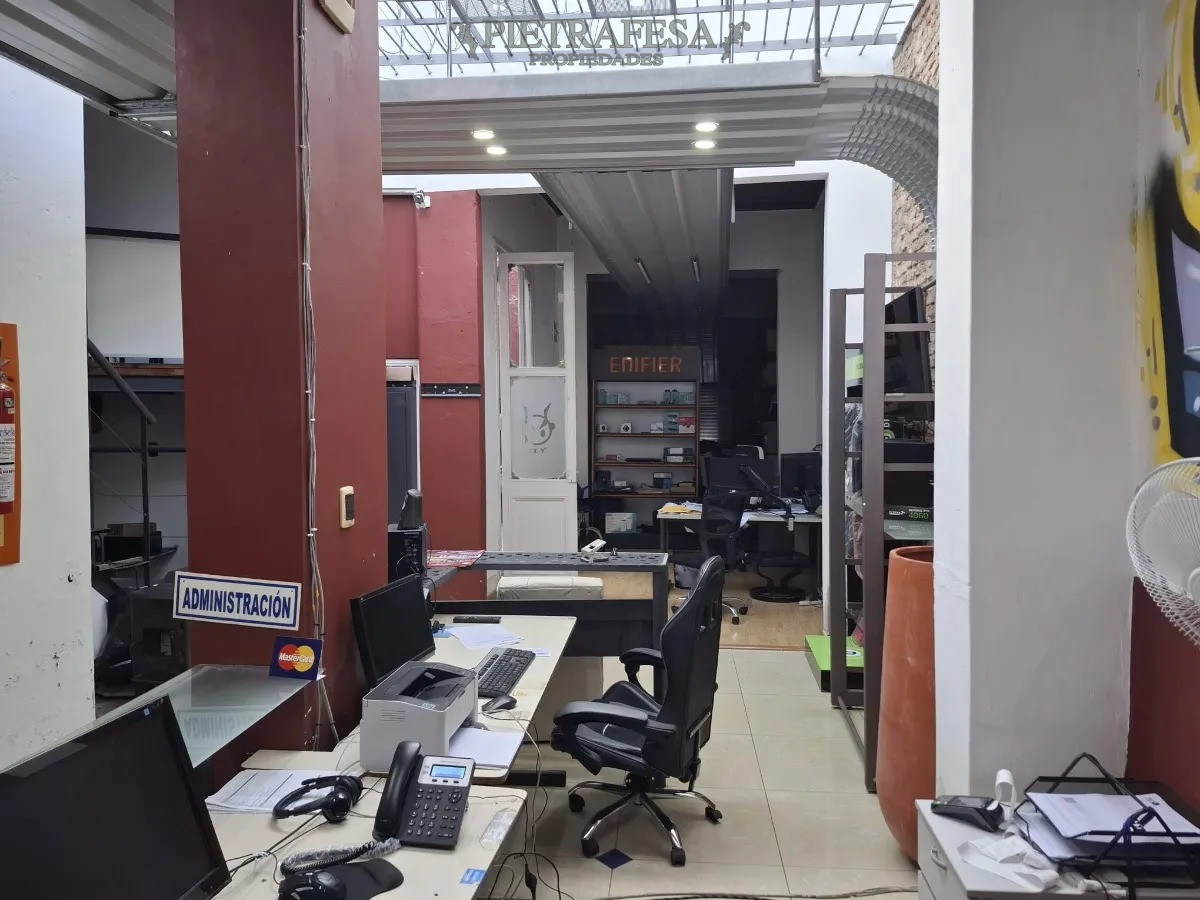 Oficina ID.13737 - Oficinas en venta mas casa de 2 dormitorios- Tres Cruces