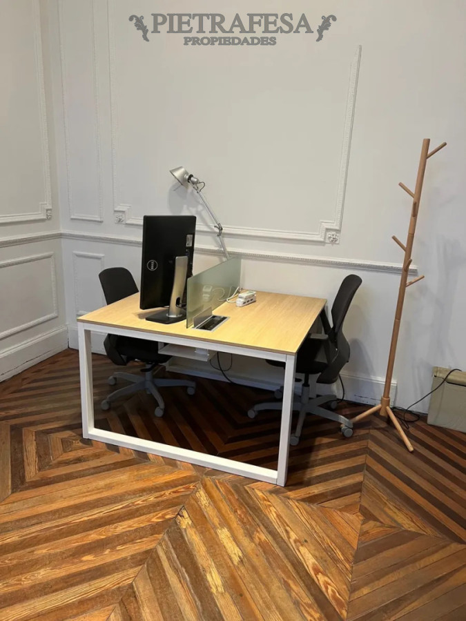 Oficina ID.15330 - Oficina en alquiler, 6 privados, 2 baños. Ciudad Vieja.