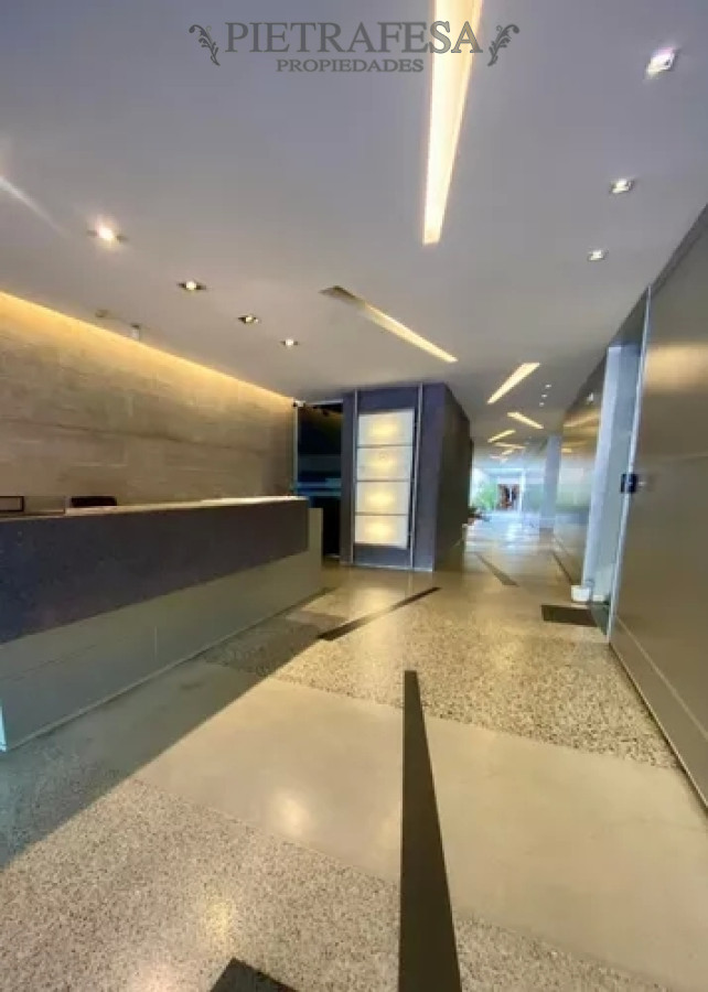 Oficina ID.11129 - Oficina en alquiler, 2baños, kitchenette, patio. Punta Carretas.