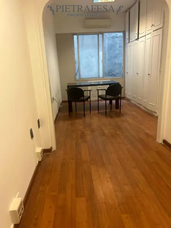 Oficina ID.14026 - Oficina en alquiler, 1baño. Ciudad Vieja.