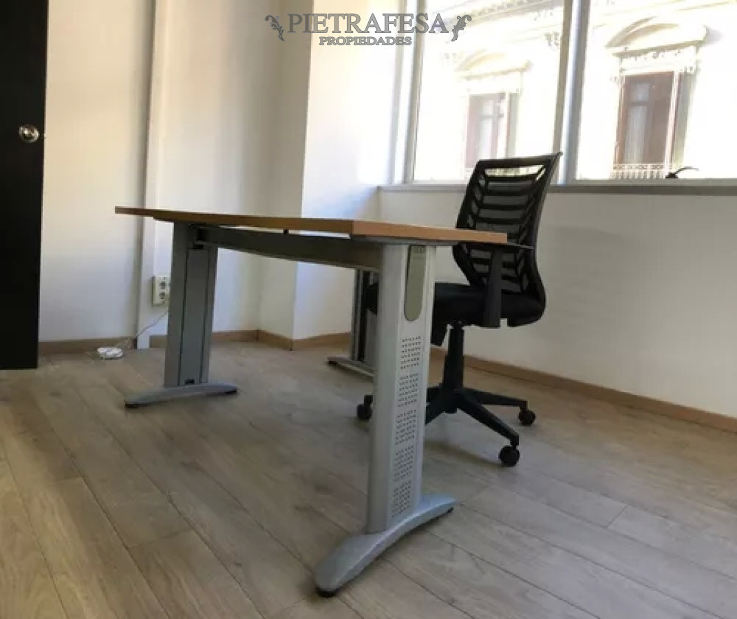 Oficina ID.10335 - Oficinas en alquiler, 4baños, cocina. Ciudad Vieja.