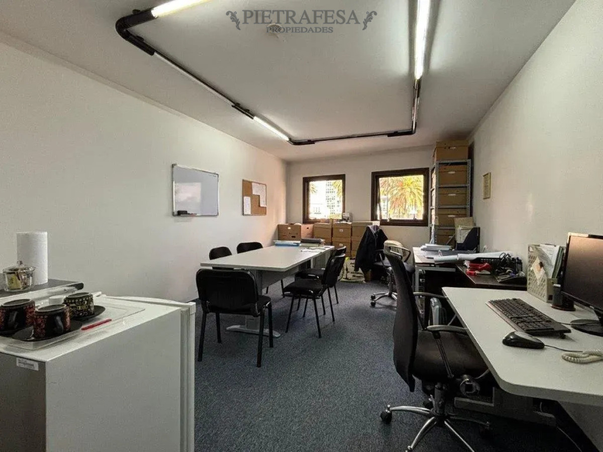 Oficina ID.16089 - Oficina en venta, 1baño, cocina, Plaza Independencia