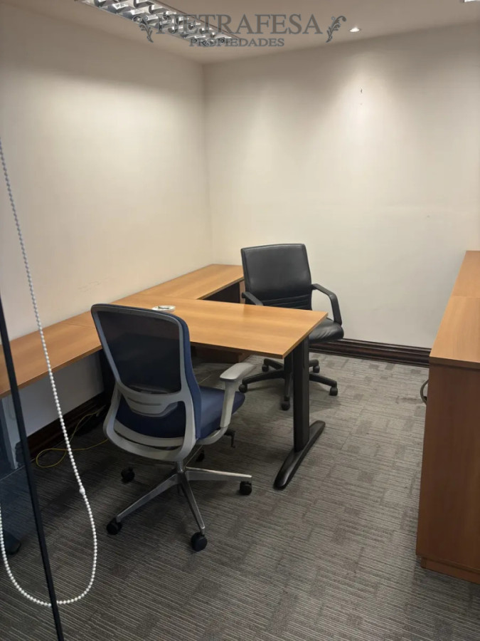 Oficina ID.15418 - Oficina en alquiler, piso entero, 2 baños. Ciudad Vieja.