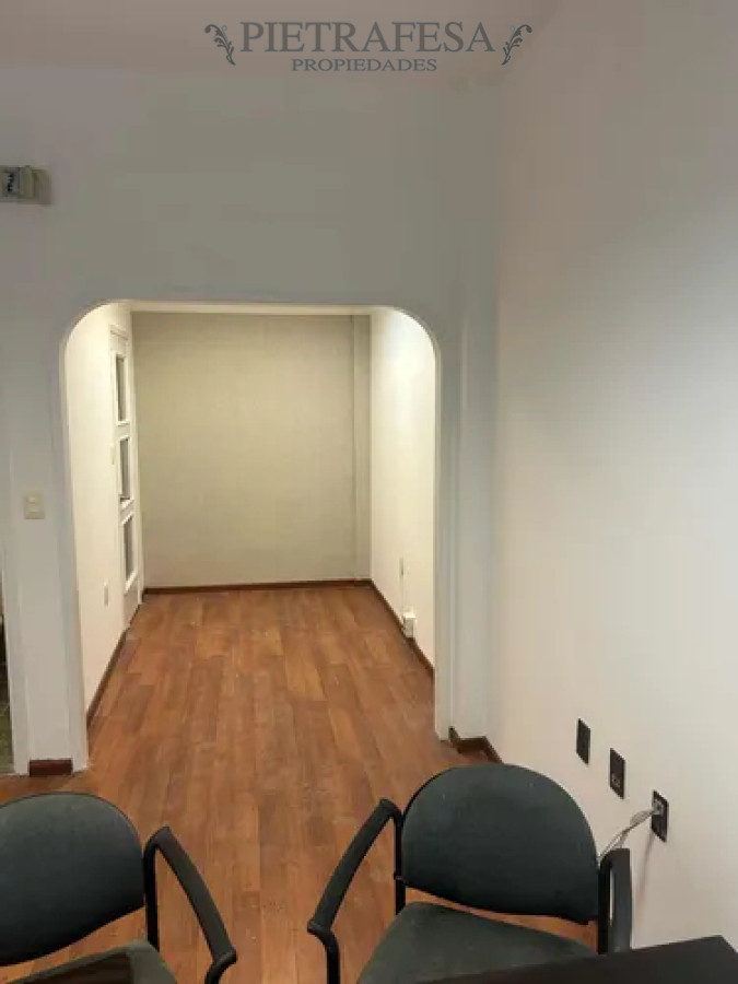 Oficina ID.14026 - Oficina en alquiler, 1baño. Ciudad Vieja.