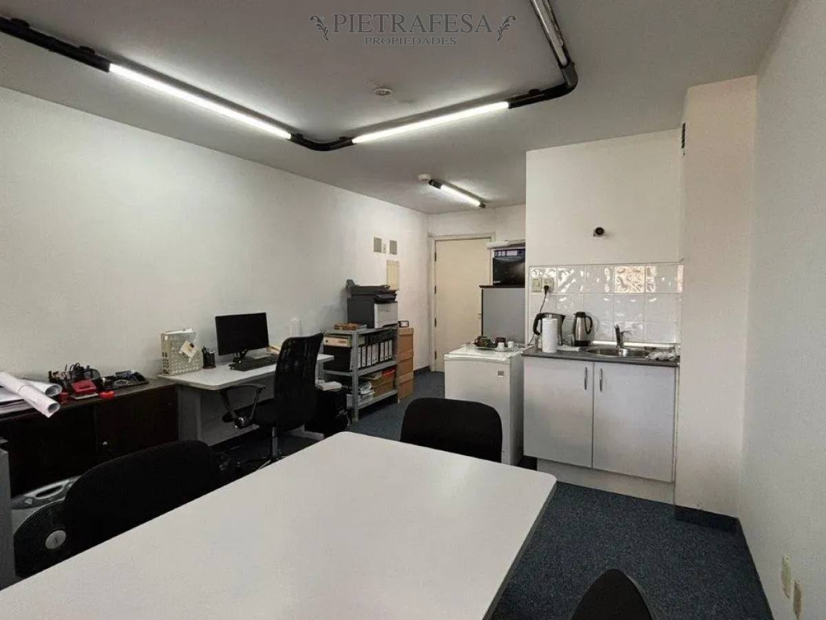 Oficina ID.16089 - Oficina en venta, 1baño, cocina, Plaza Independencia