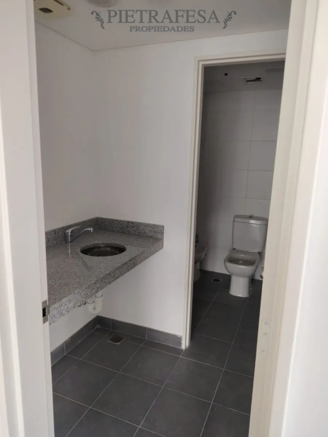 Oficina ID.16331 - Oficina en alquiler en WTC, 1 baño. 