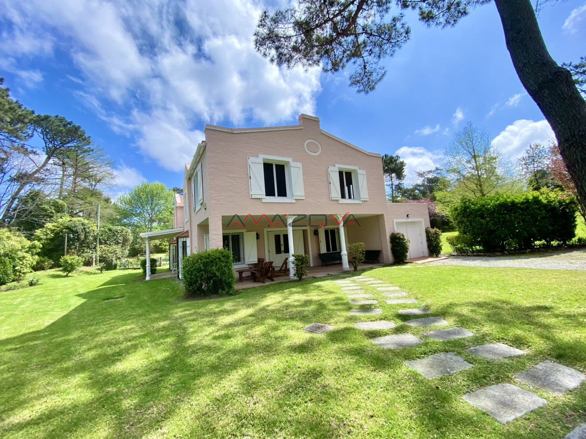 Casa ID.4988 - Hermosa y amplia Casa en Brava