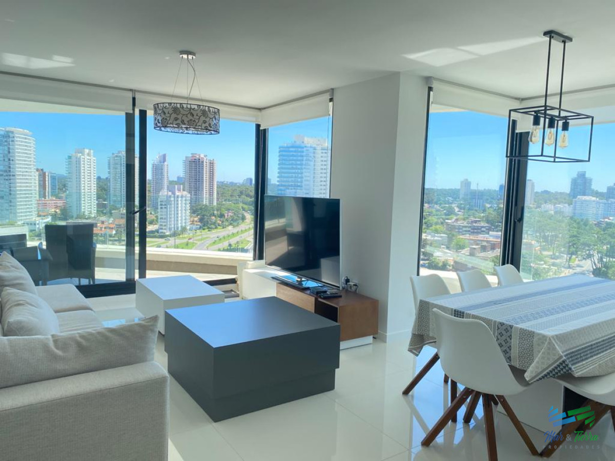 Apartamento ID.3405 - Alquilo anual apartamento de 3 dormitorios en torre con servicios, Punta del Este