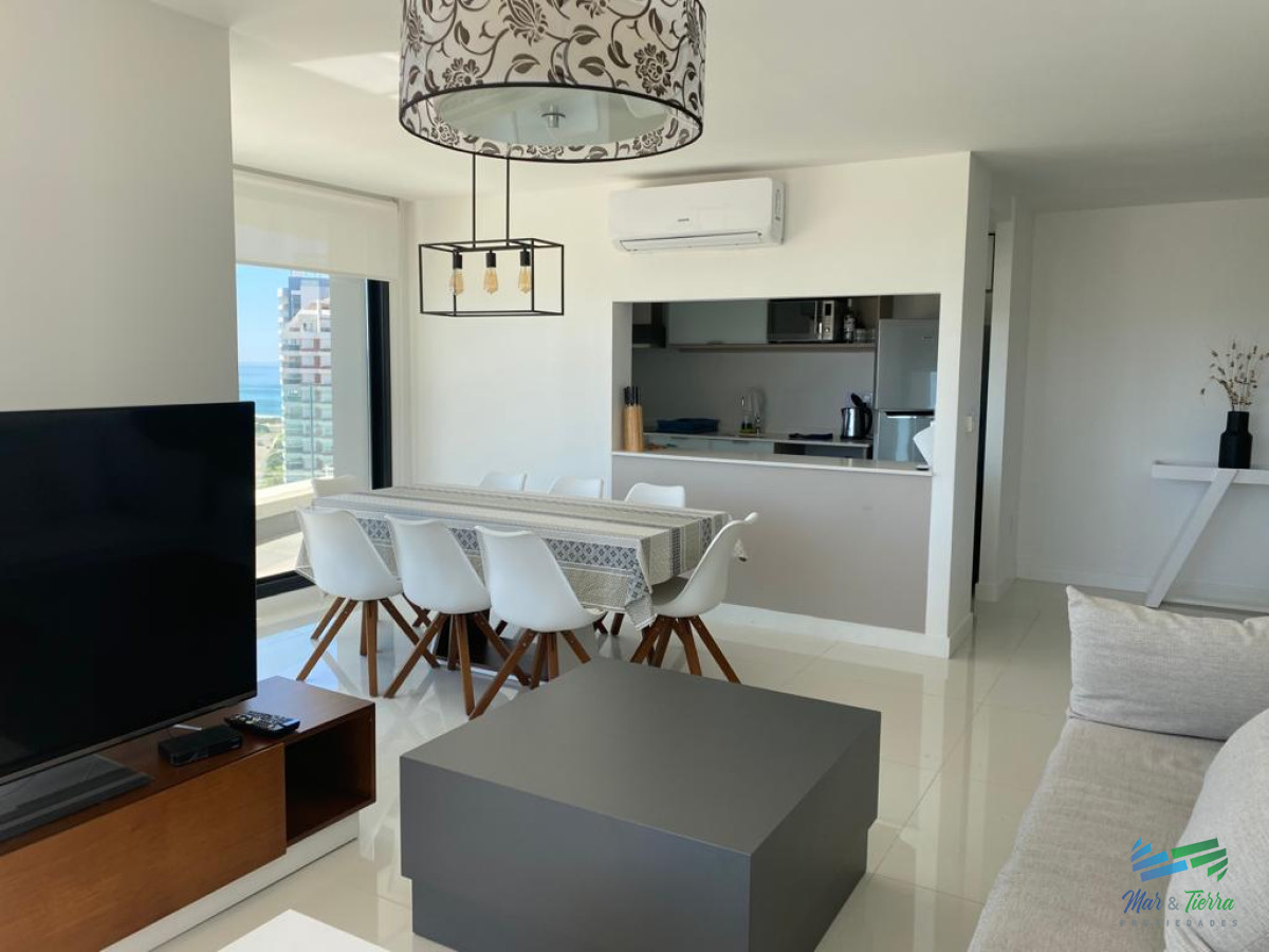 Apartamento ID.3405 - Alquilo anual apartamento de 3 dormitorios en torre con servicios, Punta del Este