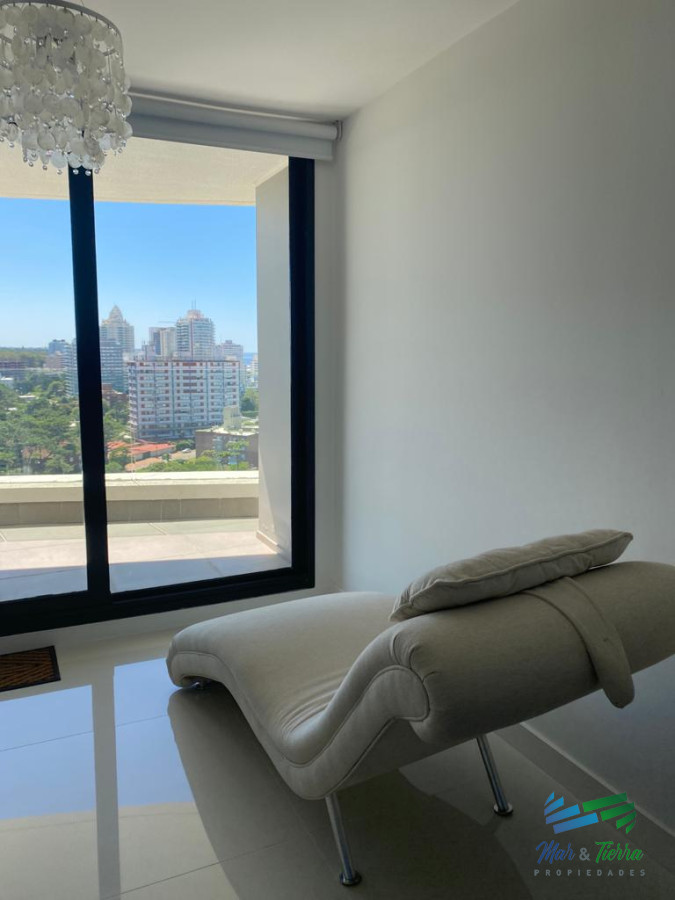 Apartamento ID.3405 - Alquilo anual apartamento de 3 dormitorios en torre con servicios, Punta del Este
