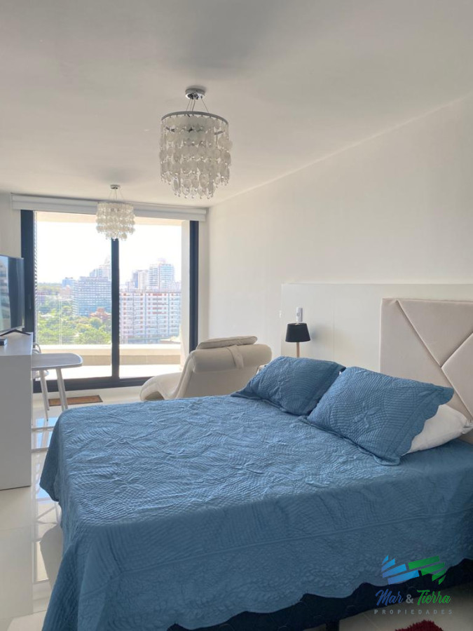 Apartamento ID.3405 - Alquilo anual apartamento de 3 dormitorios en torre con servicios, Punta del Este