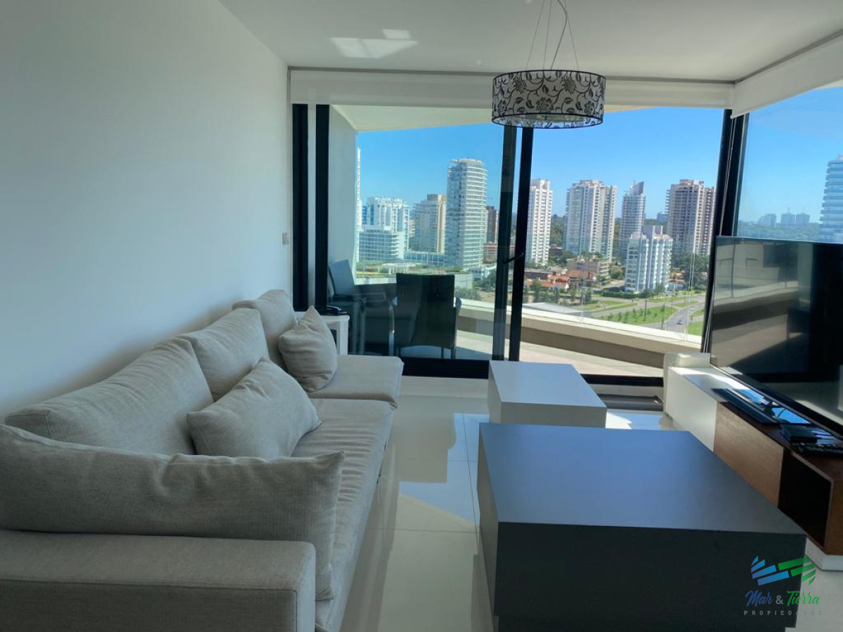 Apartamento ID.3405 - Alquilo anual apartamento de 3 dormitorios en torre con servicios, Punta del Este