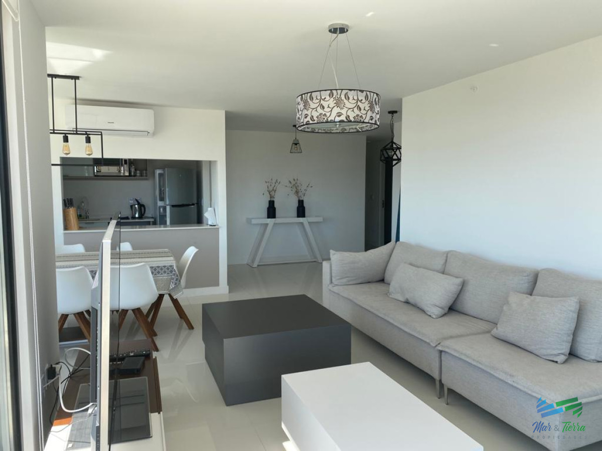 Apartamento ID.3405 - Alquilo anual apartamento de 3 dormitorios en torre con servicios, Punta del Este