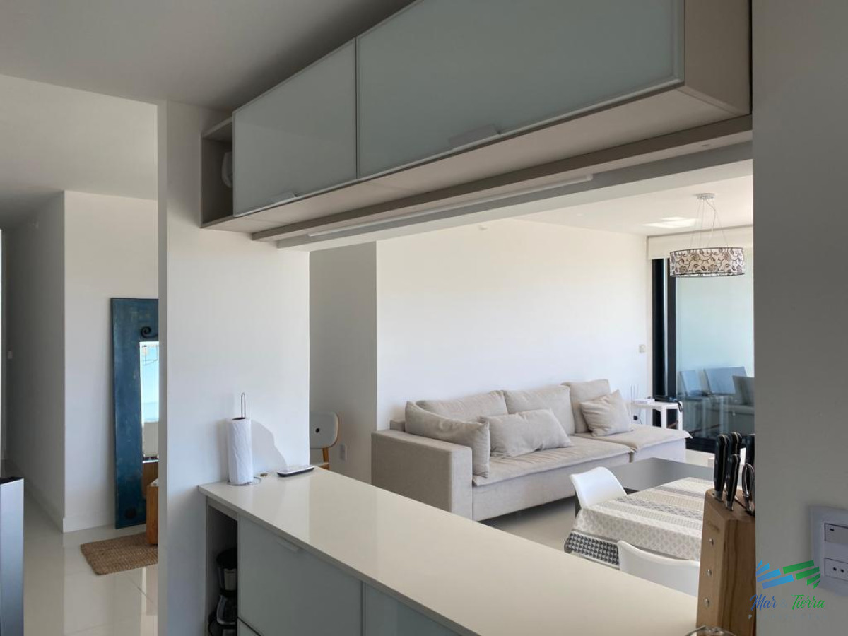 Apartamento ID.3405 - Alquilo anual apartamento de 3 dormitorios en torre con servicios, Punta del Este