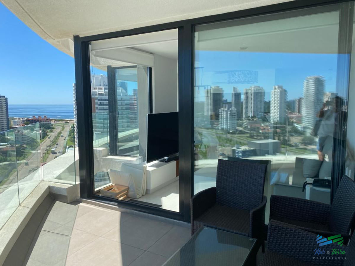 Apartamento ID.3405 - Alquilo anual apartamento de 3 dormitorios en torre con servicios, Punta del Este