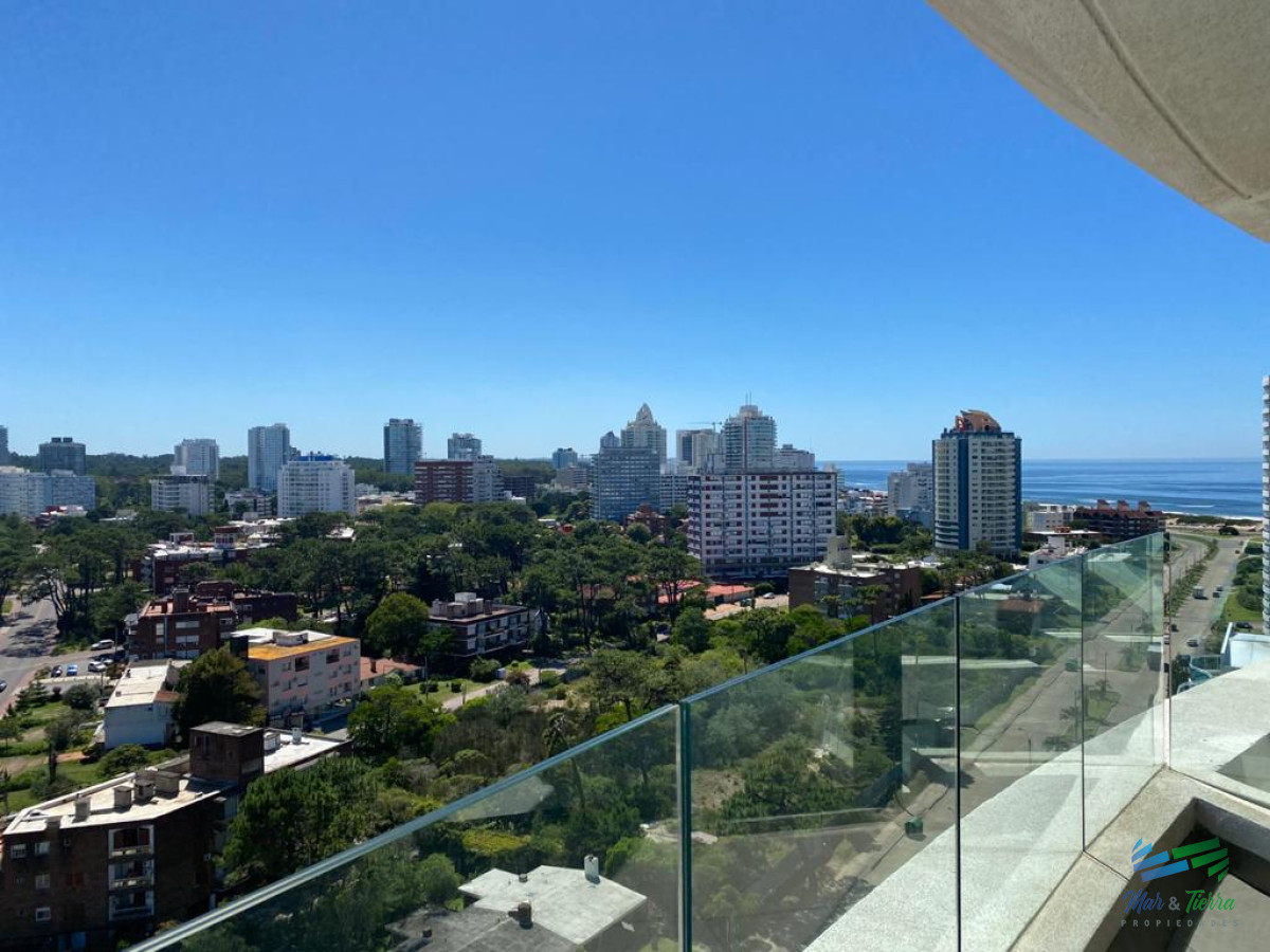 Apartamento ID.3405 - Alquilo anual apartamento de 3 dormitorios en torre con servicios, Punta del Este
