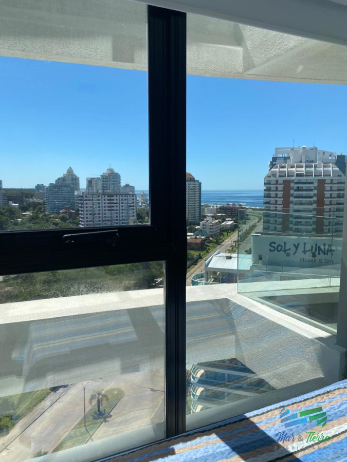 Apartamento ID.3405 - Alquilo anual apartamento de 3 dormitorios en torre con servicios, Punta del Este