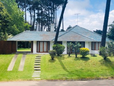 Casa en Roosevelt, 3 dormitorios *