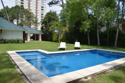 Casa en Roosevelt, 3 dormitorios *