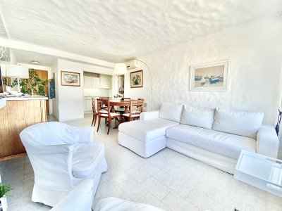 VENTA, Apartamento, 2 dormitorios con cochera, Península, Punta del Este, Uruguay, Reciclado