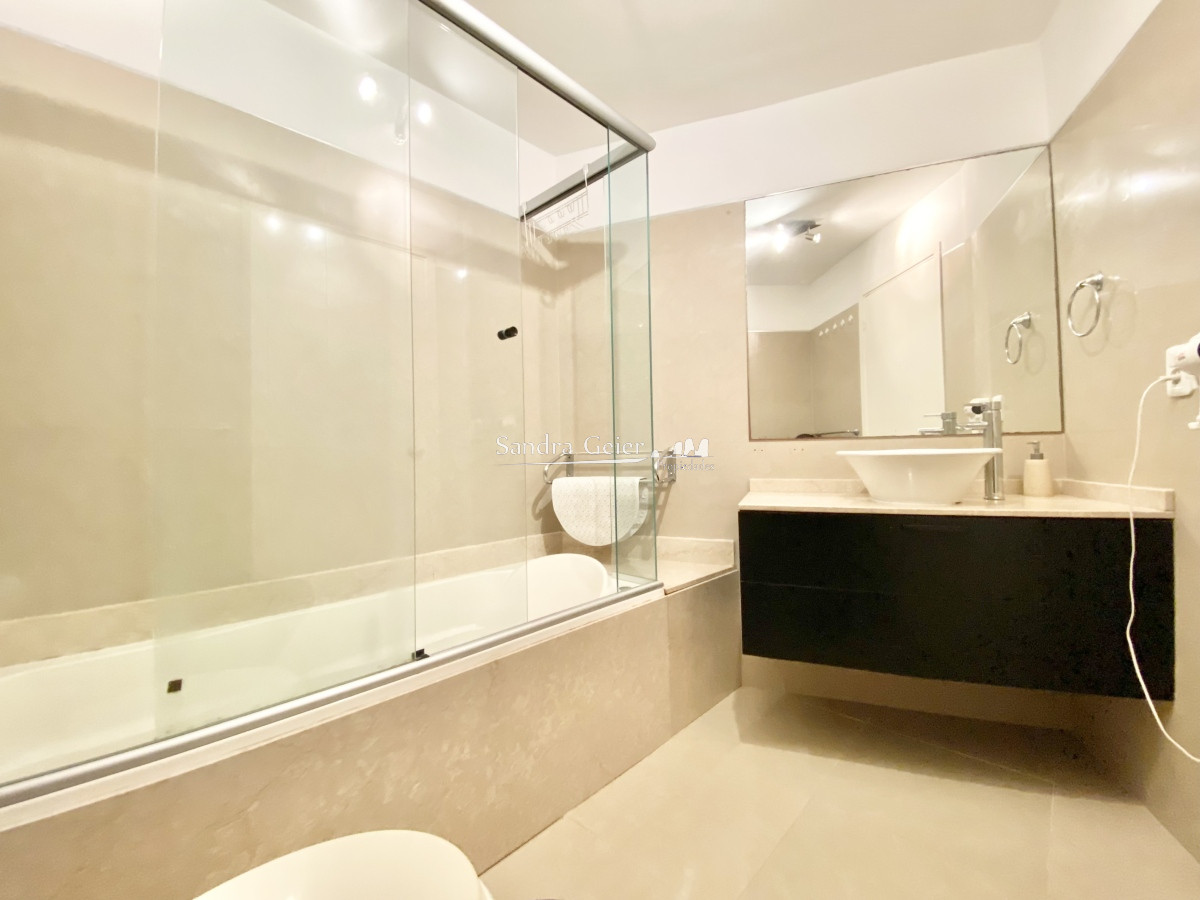 Apartamento ID.3480 - Apartamento Venta 3 dormitorios Mansa Punta del Este